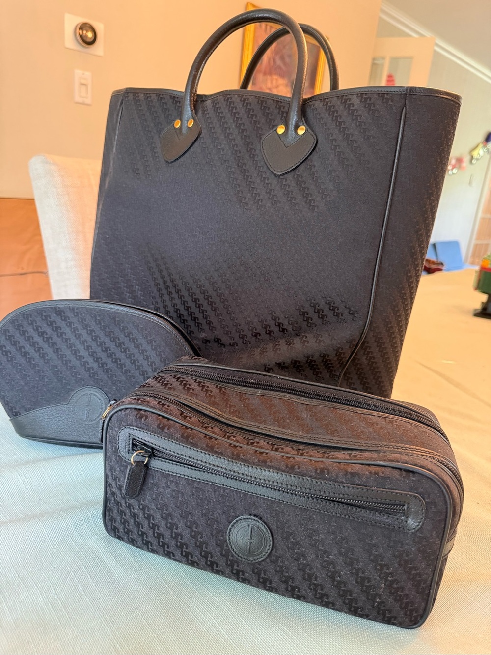 Black Gucci bag set - tote bag, and toiletry and cosmetic cases